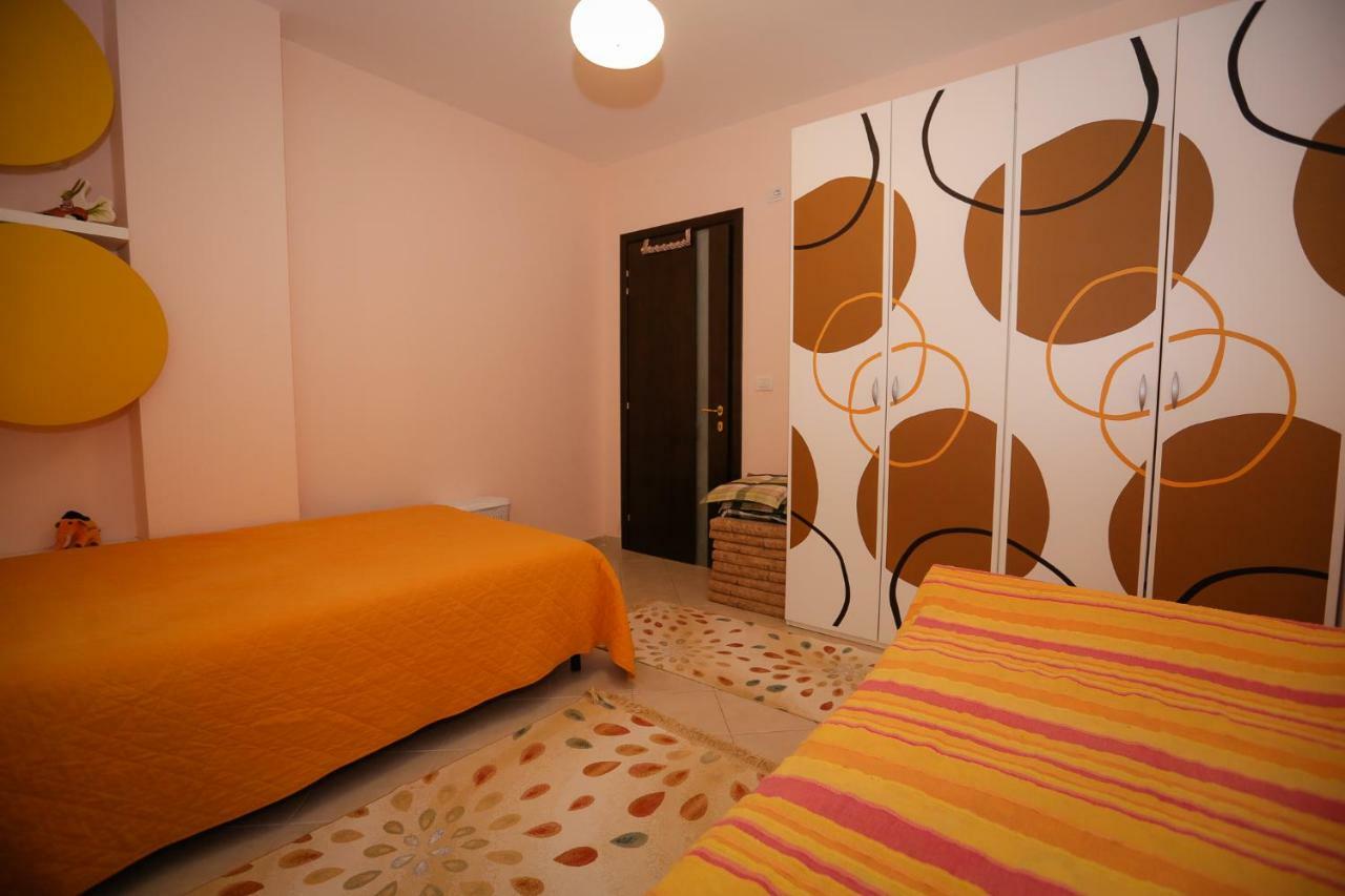 Pine-Tree Apt W/ Private Garden 50 M From The Sea โกเลม ภายนอก รูปภาพ